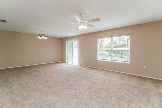Foto del edificio - 2845 Breezy Meadow Rd