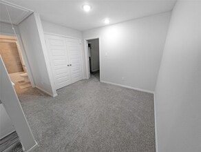 Building Photo - 27939 Western Crk Ct