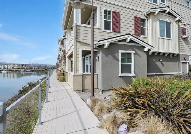Building Photo - 658 Sea Anchor Dr