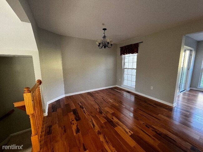 Building Photo - 3 br, 2.5 bath Townhome - 39 Creekside Dr