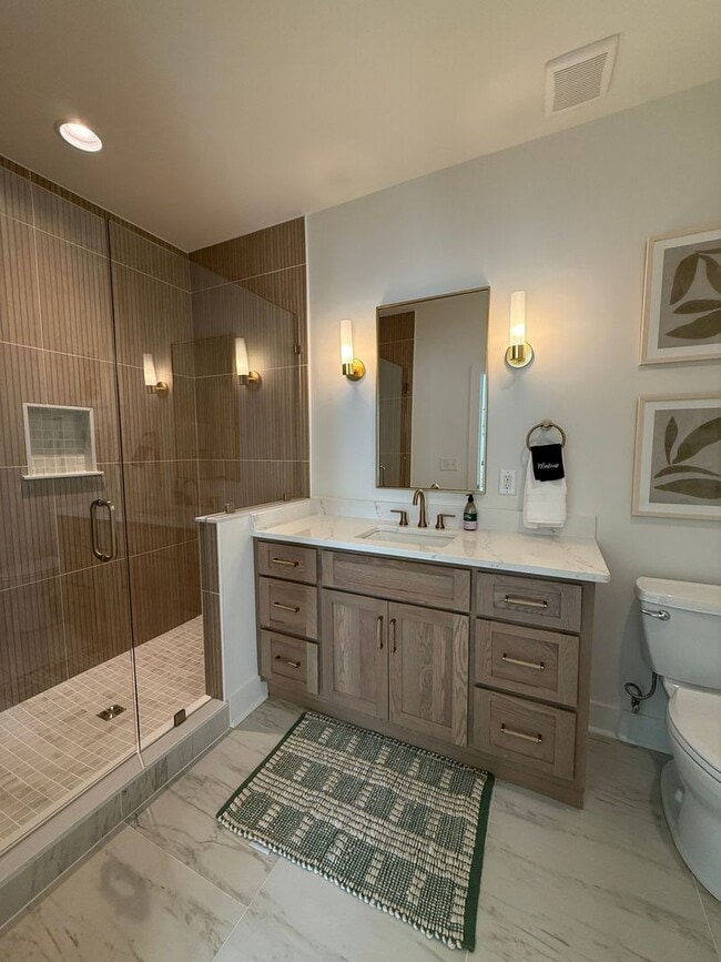 Foto del edificio - Awesome New Construction 5BR House Close to Campus