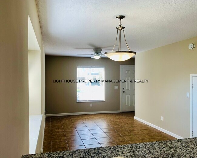 Foto del edificio - Renovated 2 Bed/1.5 Bath Jax Beach Townhom...