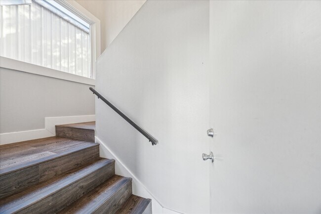 Photo - 1919 Missouri St Apartment