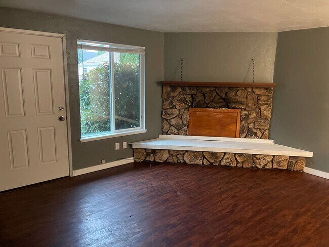 Foto del edificio - Pet Friendly 2 Bedroom in Lebanon!