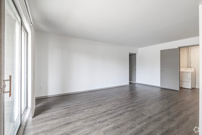1BD, 1BA - 925SF - Living Room - The BEDFORD