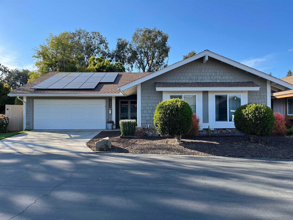 Primary Photo - 1332 El Corral Ln