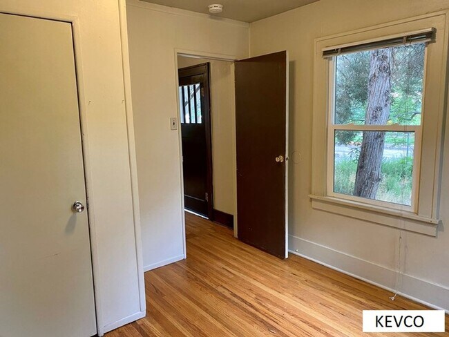 Foto del edificio - 208 E Pitkin St