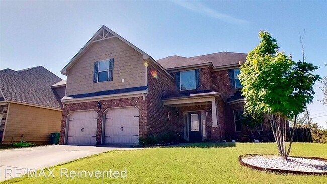 Foto del edificio - 4 br, 4 bath House - 4044 Lakewood Drive