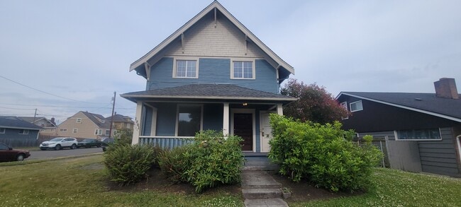 Front of home - 1801 Oakes Ave
