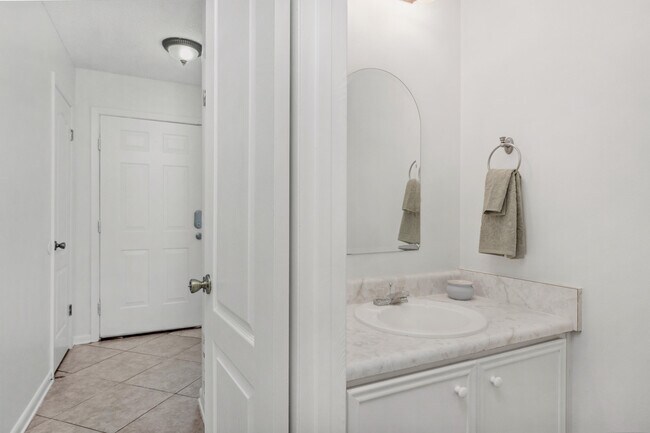 Foto del edificio - 337 Woodham Ct