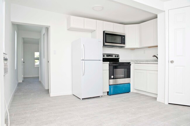 Building Photo - 1323 N Federal Hwy