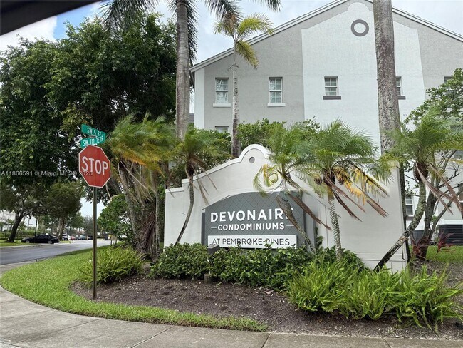 Foto del edificio - 11177 SW 8th St