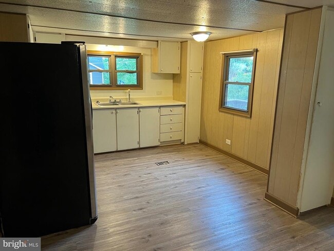 Foto del edificio - 107 Sawmill Ct