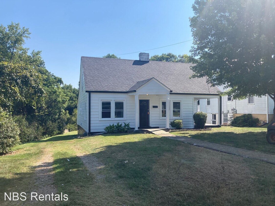 Primary Photo - 4 br, 1 bath House - 178 Northwest Blvd.