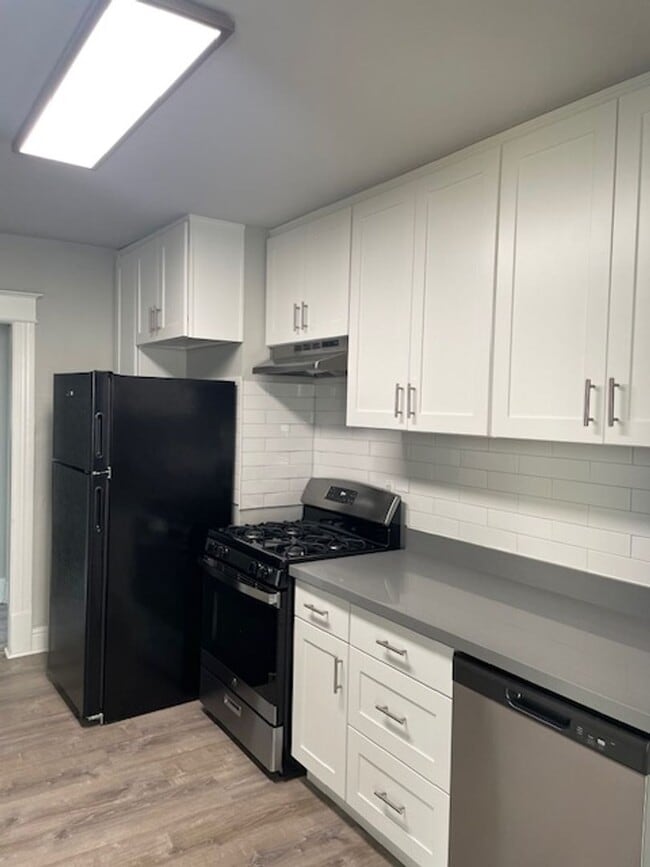 Interior Photo - Farrah Apartments: Leasing Specials! 1 & 2 Bedroom Renovated Units