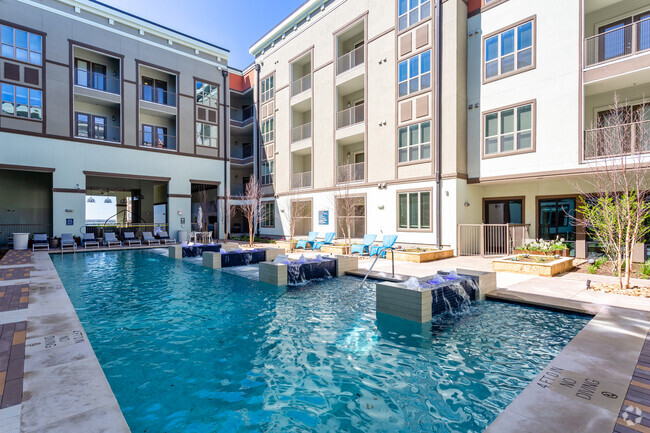 Piscina - Rocklyn Apartments