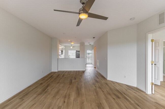 Building Photo - 2081 Willow Hammock Cir