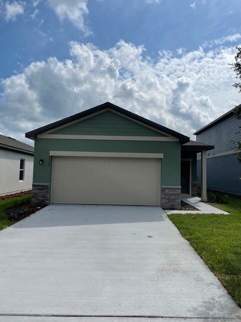 Front - 2332 Litchfield Loop