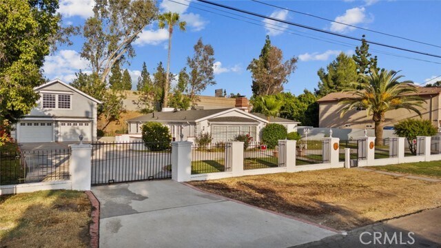 Building Photo - 9206 Aqueduct Ave