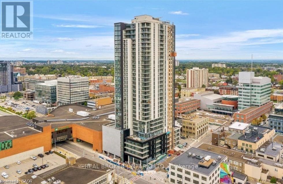 Photo principale - 60 Charles St W