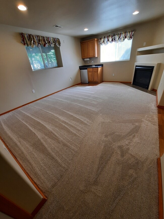 Building Photo - 5008 N Harvard Ct