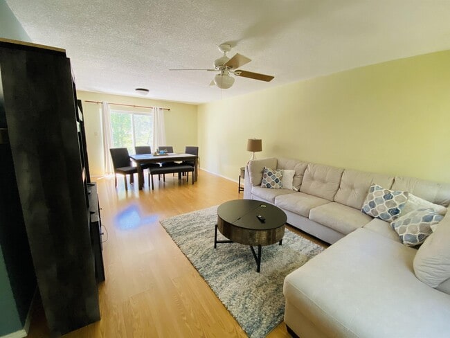 Foto del edificio - 2249 S Sweetbriar Ct