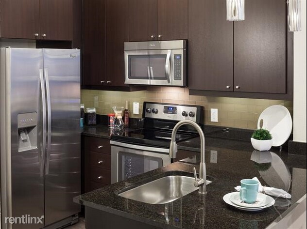 Foto del edificio - Studio, 1 bath Flat - 3716 Maple Ave