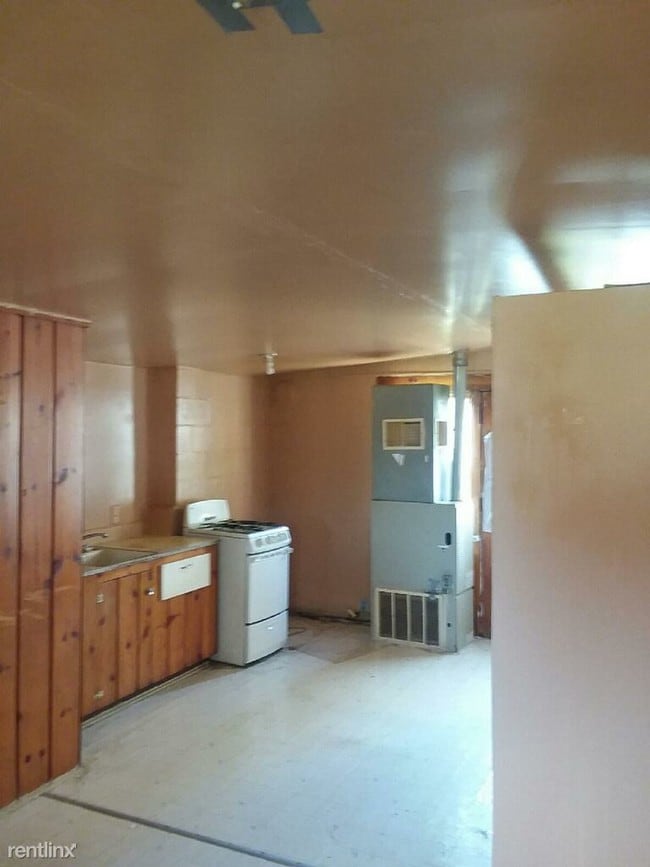 Building Photo - Studio, 1 bath Duplex - G4098 Fenton Rd # 2
