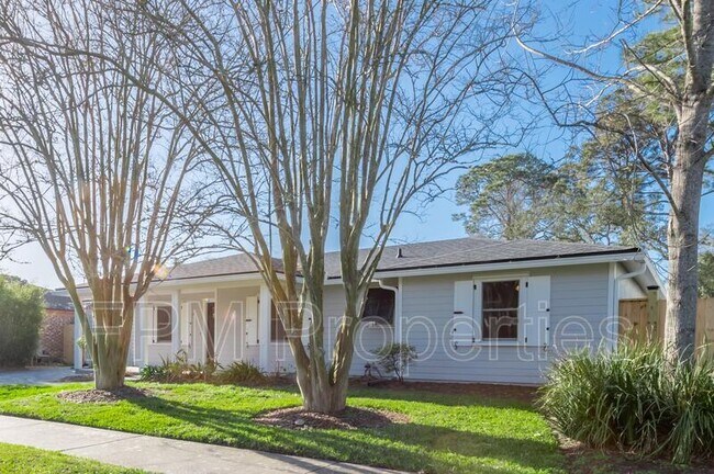 Building Photo - 596 Seaspray Ave