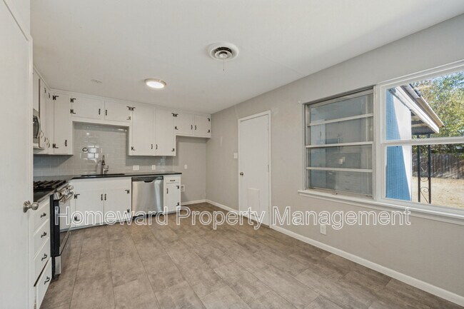 Foto del edificio - 5301 Stanley Keller Rd