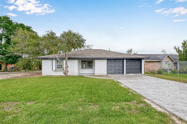 Foto del edificio - 17114 Folsom Dr