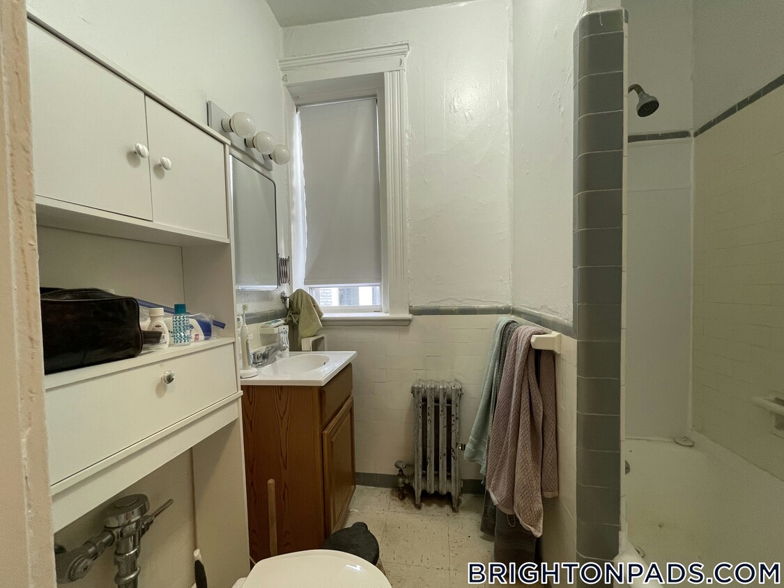 Primary Photo - 119 Sutherland Rd