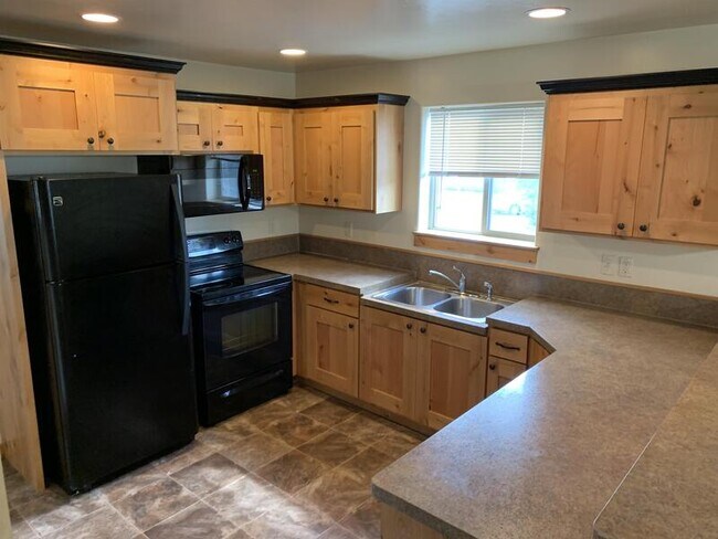 Building Photo - 1027 Enterprise Dr