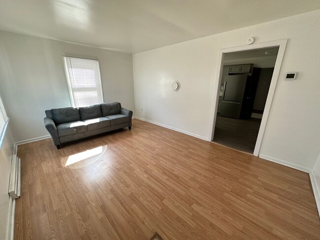 Foto del edificio - Spacious 4-Bedroom Home in Town of Farmville!