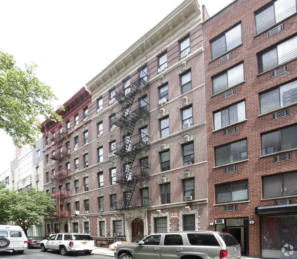 435 E 75th St, New York, NY 10021 - Apartments in New York, NY ...