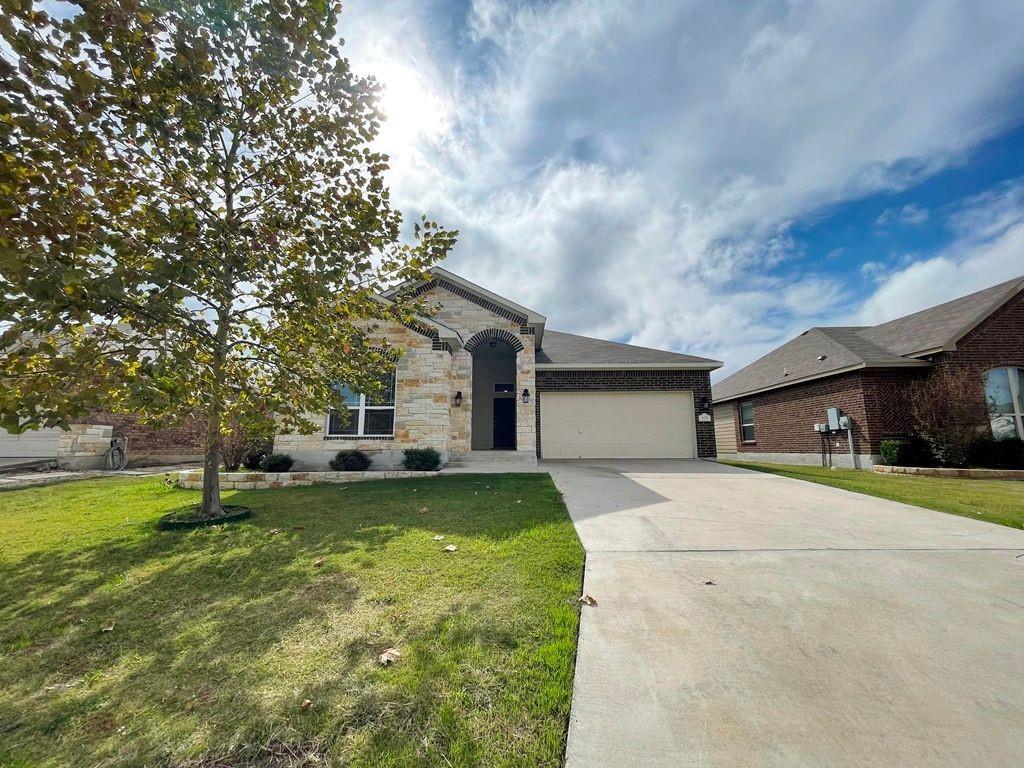 Foto principal - 409 Cross Dr.