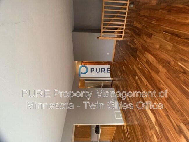 Foto del edificio - 2964 Center Rd SW