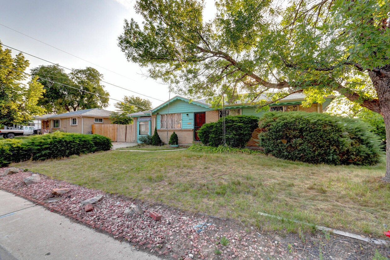 Primary Photo - Beautiful Brick Ranch Home in a Corner Lot!