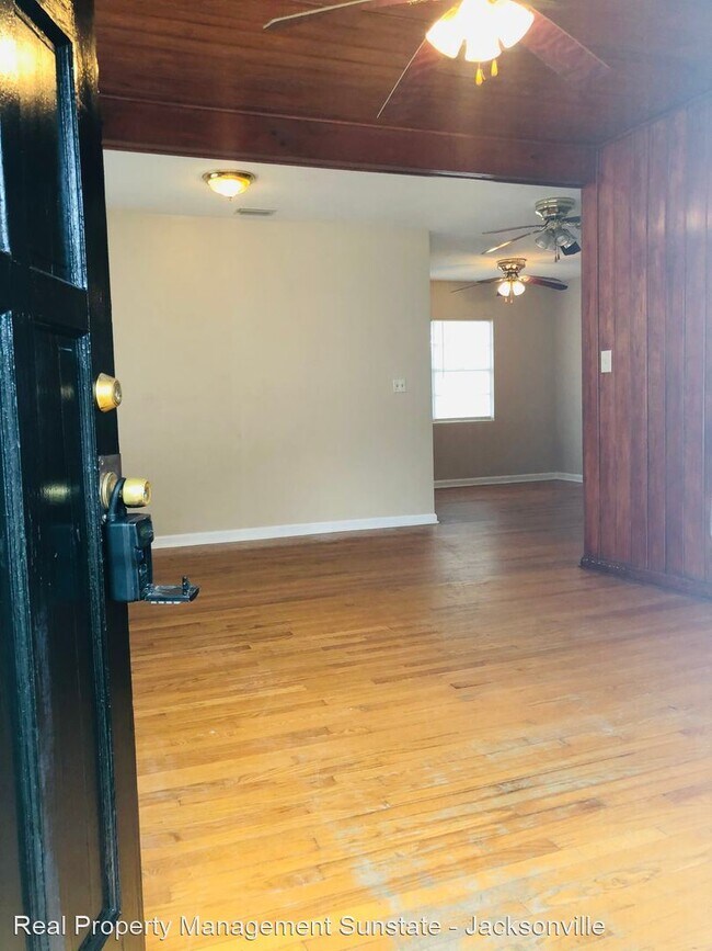 Building Photo - 3 br, 1 bath House - 2427 Coleman Court