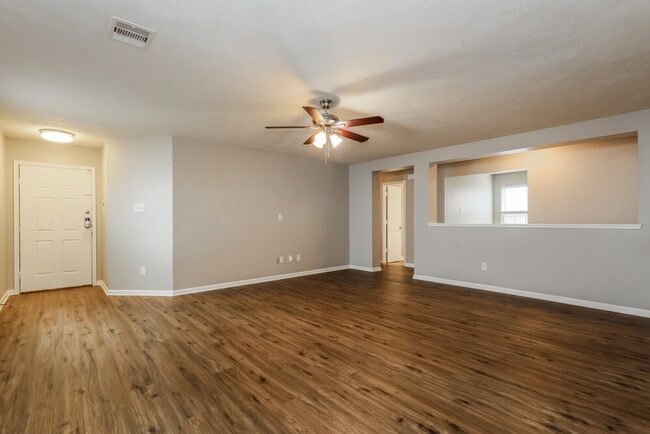 Building Photo - 8138 Sanders Glen Ln