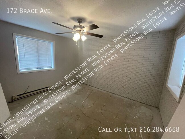 Building Photo - Modern Living in Elyria: Fully Remodeled 3...