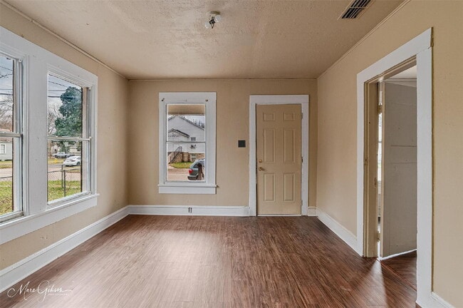 Building Photo - "Charming & Cozy 3-Bedroom Gem in Bossier City – Perfectly Compact Living!"