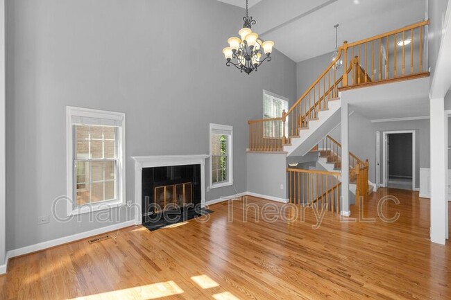Foto del edificio - 2170 Kings Garden Way