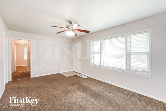Foto del edificio - 5911 Blue Ridge Blvd
