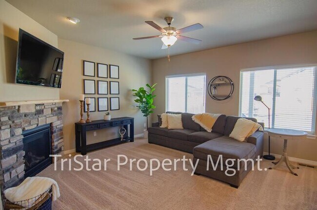 Building Photo - 9746 Porch Swing Ln