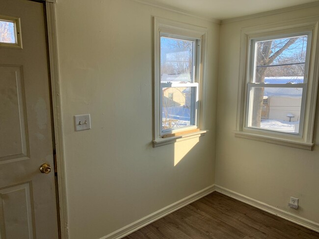 Building Photo - 1347 McKinley Ave