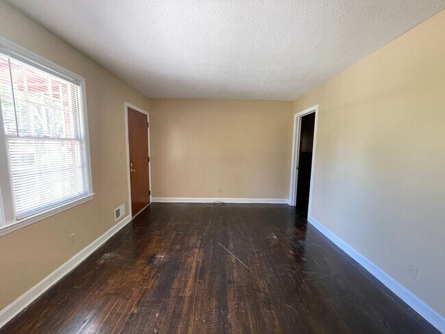 Foto del edificio - 6524 Camelot St