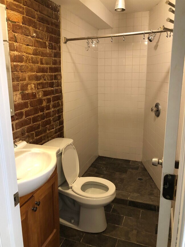 Foto del edificio - 214 6th St