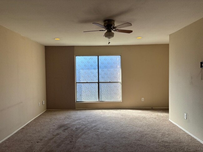 Foto del edificio - 5667 Birchmont Dr