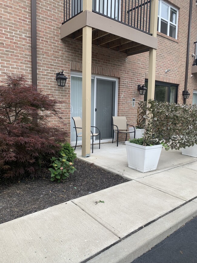 Building Photo - 722 Ohio Pike